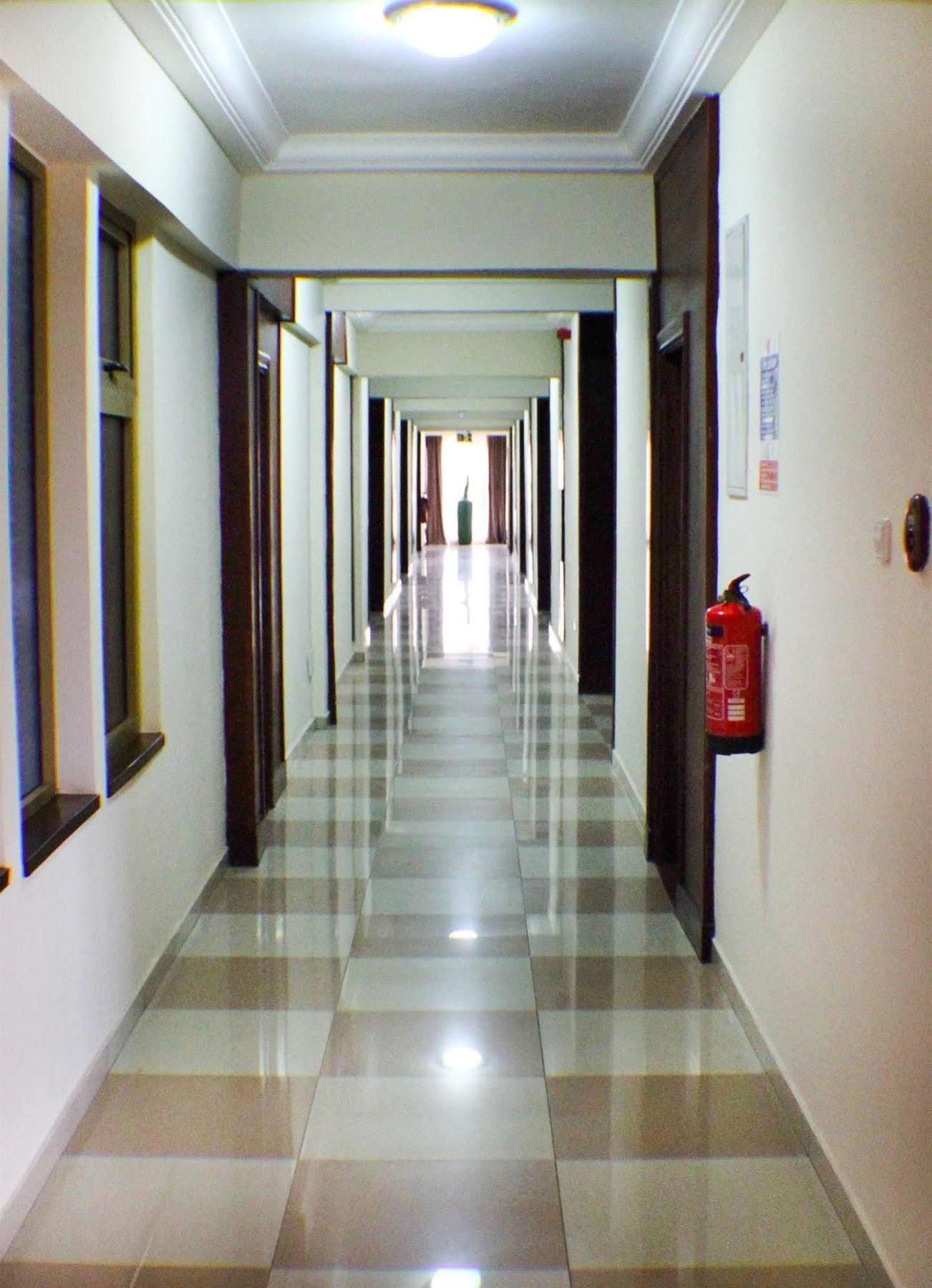 Royal Nick Hotel Lashibi Exterior photo
